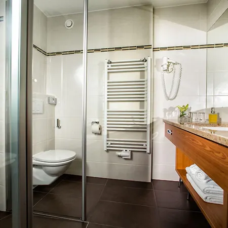 Otel Vier Jahreszeiten Loipersdorf 4*