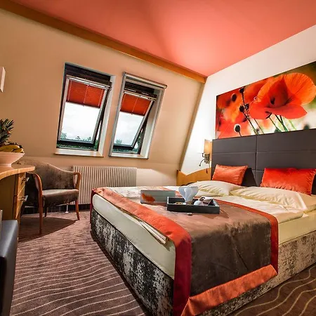 Otel Vier Jahreszeiten Loipersdorf Fürstenfeld